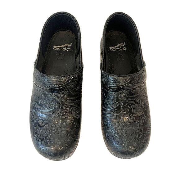 Dansko Black Tooled Leather Clogs Slip On Size 38 Professional Medical - Picture 4 of 10